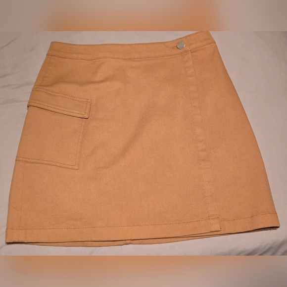 NWT | LOFT | Twill Cargo Wrap Skirt | Size: 4 | Color: Perfect Camel - Picture 4 of 7